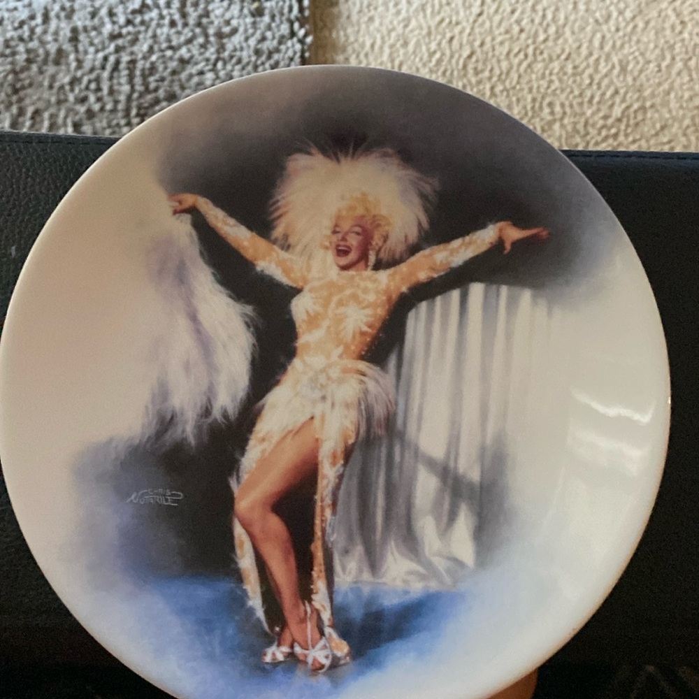 Marilyn Monroe Collectors Plate Delphi Business